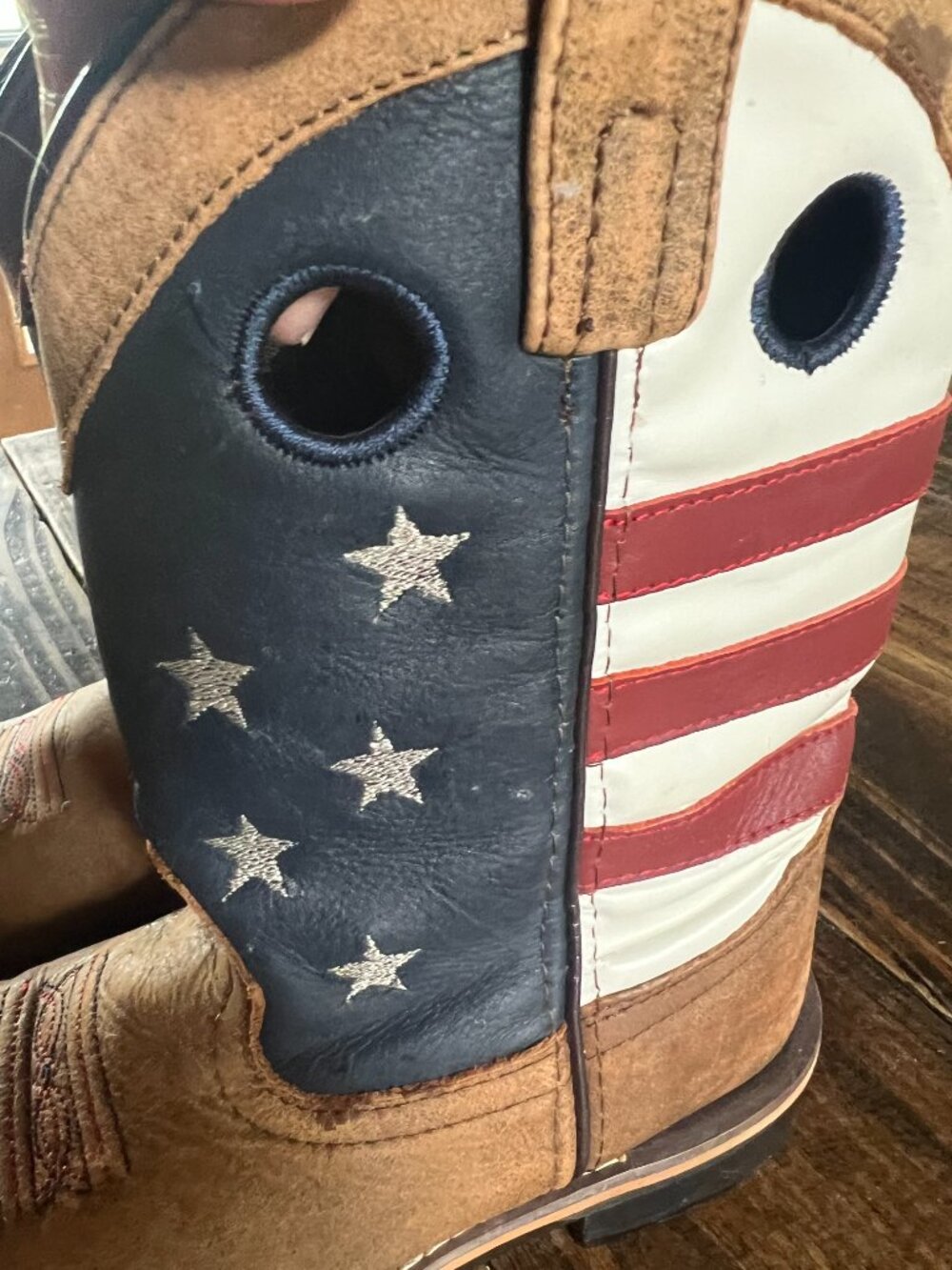 Cody James Boys' USA Flag Western Boots - Broad Square Toe Size 3 D - Picture 2 of 6